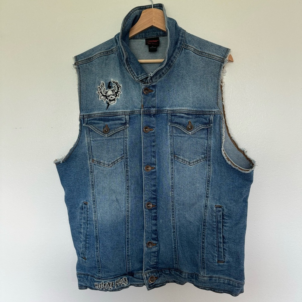 Stranger Things Denim Vest Mens XL Eddie Munson Hellfire Club Demobat Slayer